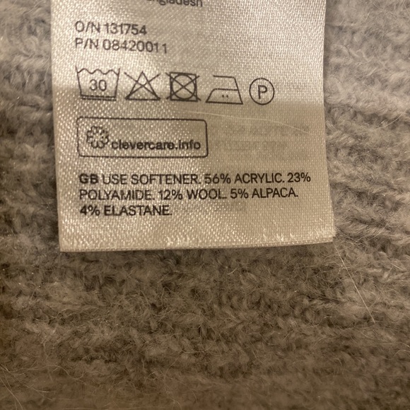 Divided sweater size Small (oversize) - Picture 7 of 7